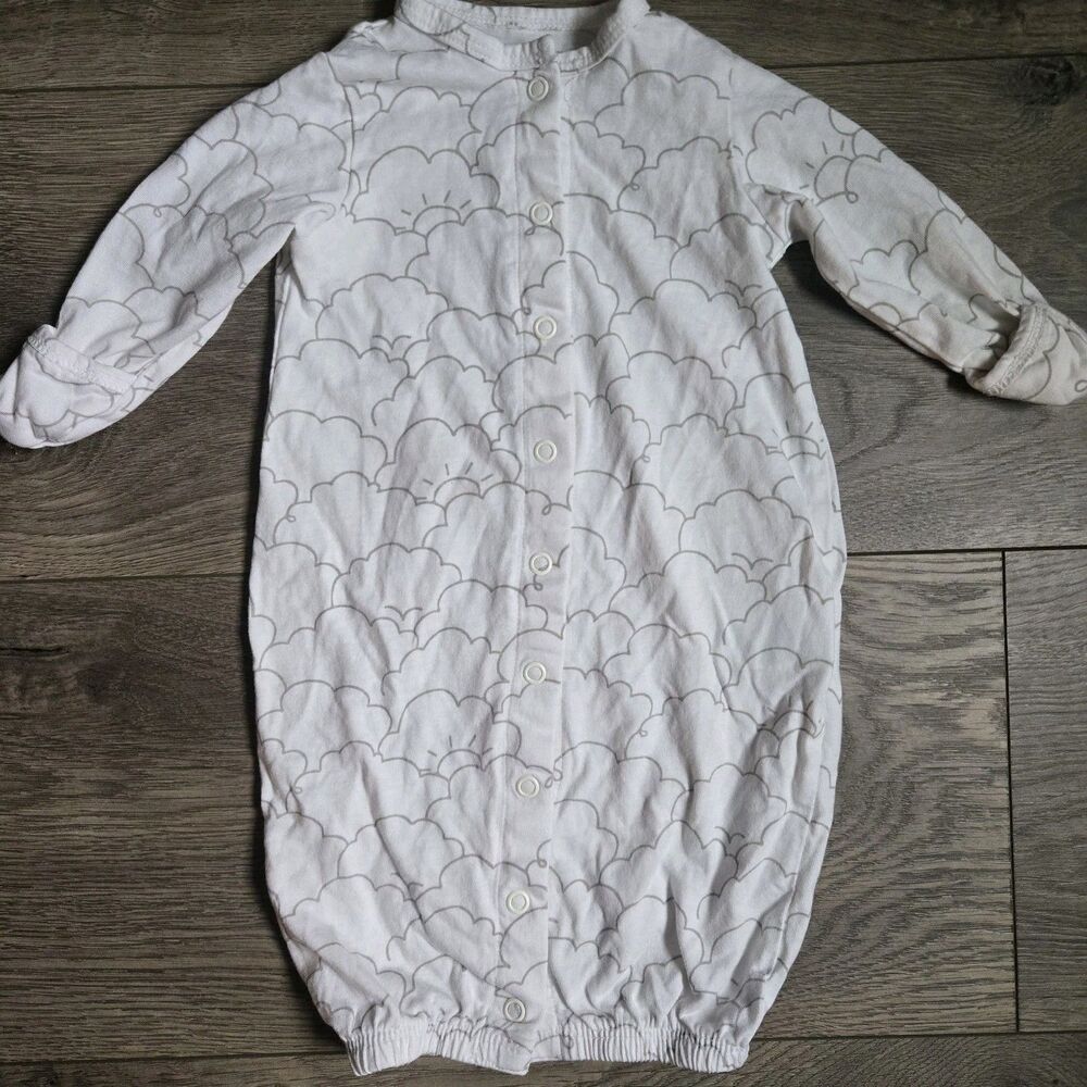 Mighty Goods Newborn NB Sleeper Gown White Sun Cloud Snaps Cotton Mitten Cuffs